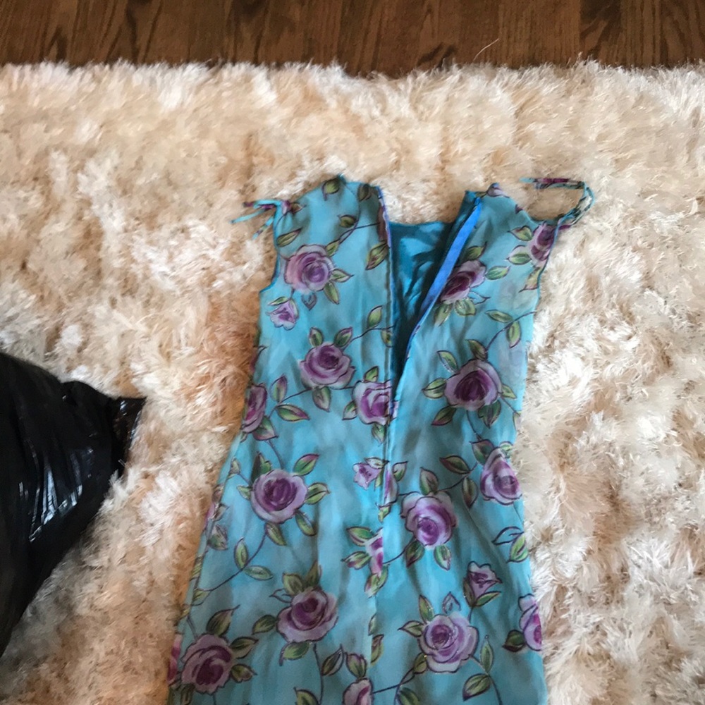 dress - Picture 2 of 2